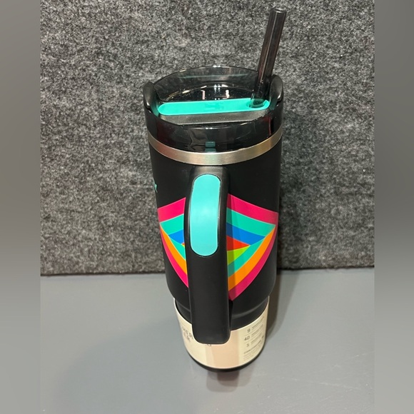 Stanley Quencher H2.0 FlowState Tumbler in the "Hyper Geo" colorway. - Picture 4 of 15